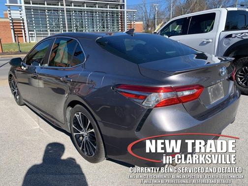2019 Toyota Camry Hybrid XLE