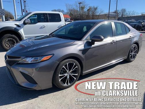 2019 Toyota Camry Hybrid XLE