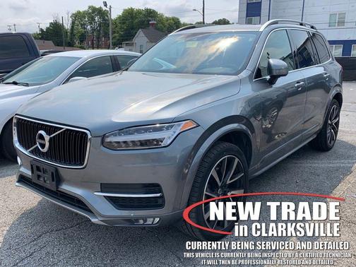 Gray Metallic 2019 Volvo XC90 T6 Momentum