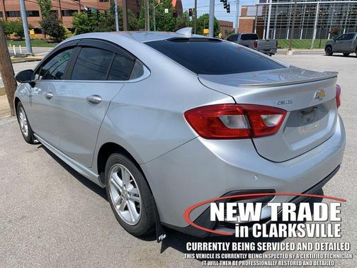 Silver Ice Metallic 2017 Chevrolet Cruze LT