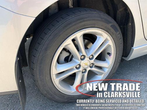 Silver Ice Metallic 2017 Chevrolet Cruze LT