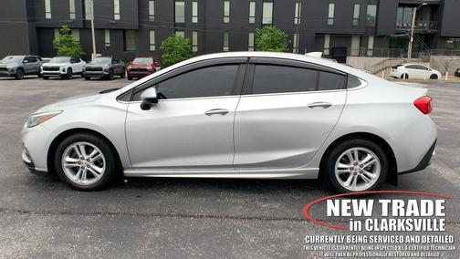 Silver Ice Metallic 2017 Chevrolet Cruze LT