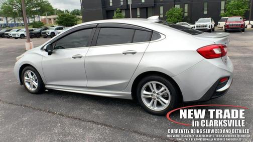 Silver Ice Metallic 2017 Chevrolet Cruze LT