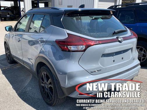 Gray/Super Black 2023 Nissan Kicks SR