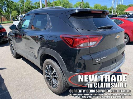 Mosaic Black Metallic 2025 Chevrolet Trailblazer LT
