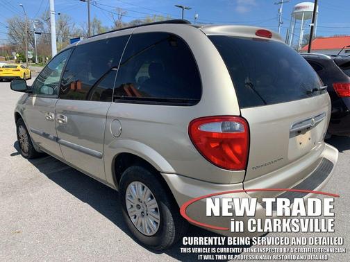 2007 Chrysler Town & Country Base