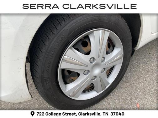 2012 Toyota Yaris LE