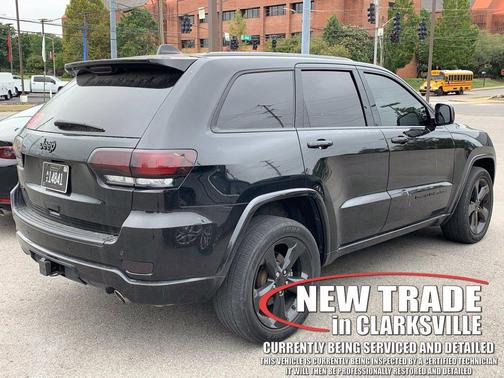 Diamond Black Crystal Pearlcoat 2021 Jeep Grand Cherokee Laredo