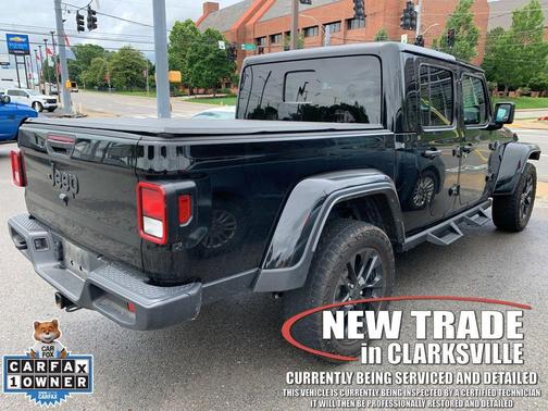 Black Clearcoat 2024 Jeep Gladiator Sport S