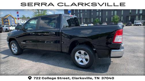 Diamond Black Crystal Pearlcoat 2024 RAM 1500 Big Horn/Lone Star