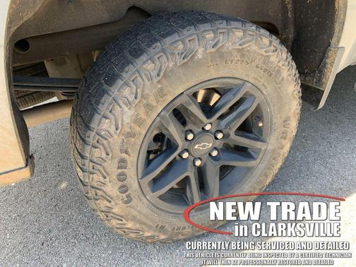 Sterling Gray Metallic 2024 Chevrolet Silverado 1500 Custom Trail Boss