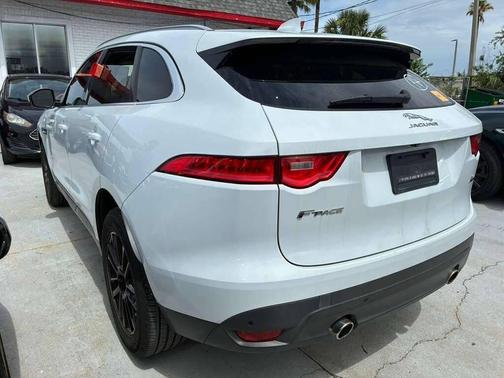 Fuji White 2019 Jaguar F-PACE 30t Prestige