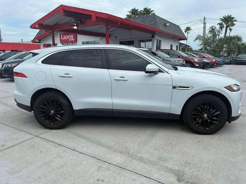 Fuji White 2019 Jaguar F-PACE 30t Prestige