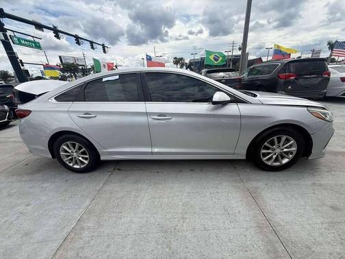 Symphony Silver 2019 Hyundai SONATA SE