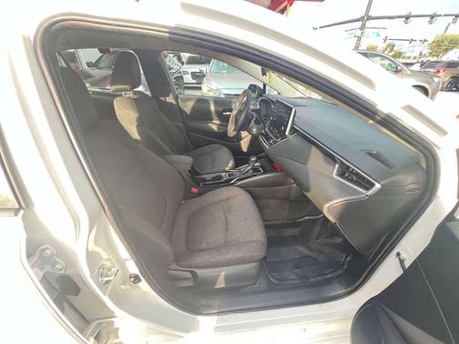 Blizzard Pearl 2021 Toyota Corolla LE
