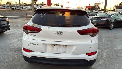 2017 Hyundai TUCSON SE