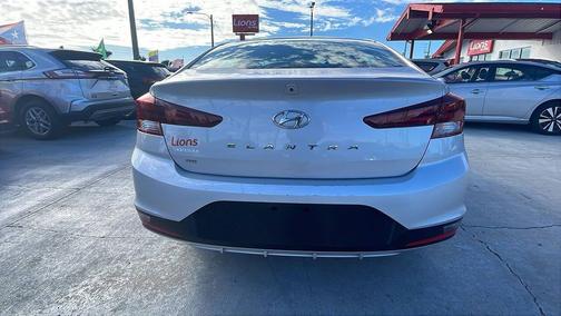 2019 Hyundai ELANTRA SE
