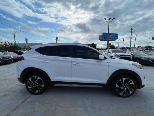 White Cream 2021 Hyundai TUCSON Sport