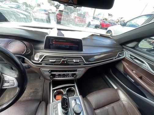 Alpine White 2017 BMW 740 740i 4dr Sedan