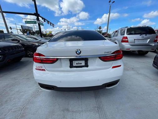 Alpine White 2017 BMW 740 740i 4dr Sedan