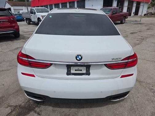 Alpine White 2017 BMW 740 740i 4dr Sedan