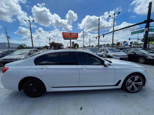 Alpine White 2017 BMW 740 740i 4dr Sedan