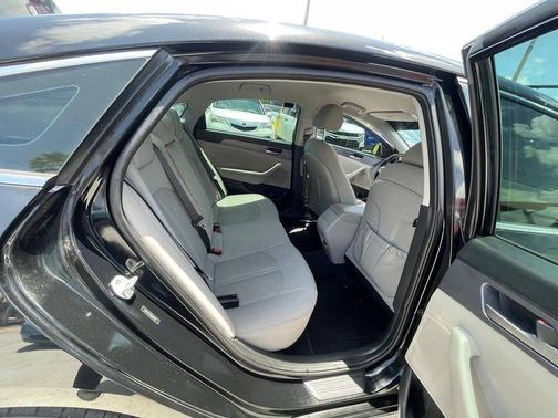 Phantom Black 2019 Hyundai SONATA SE