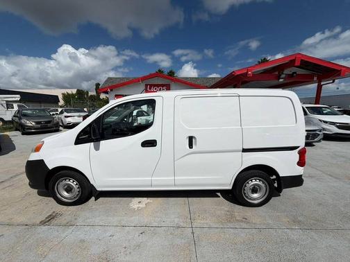 2017 Nissan NV200 S