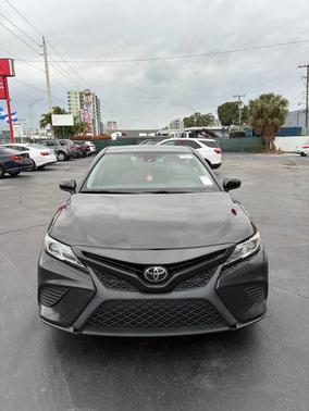 2020 Toyota Camry SE