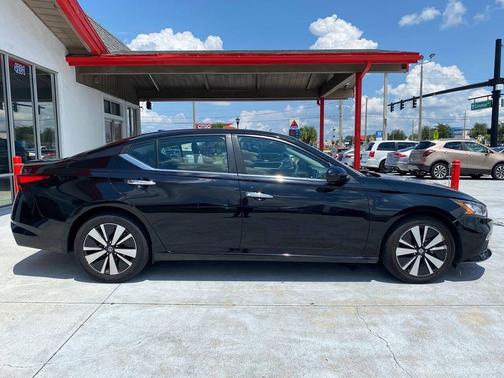 2021 Nissan Altima 2.5 SV