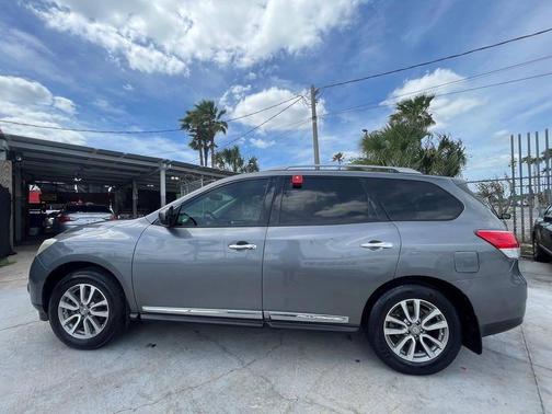 Gun Metallic 2015 Nissan Pathfinder SL
