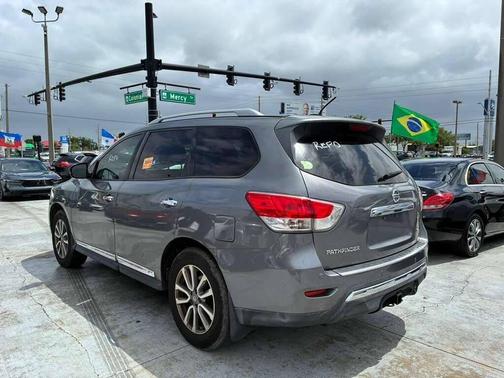 2015 Nissan Pathfinder SL