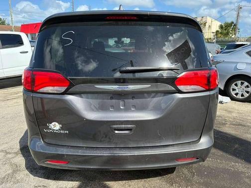 Granite Crystal Metallic Clearcoat 2020 Chrysler Voyager LXI