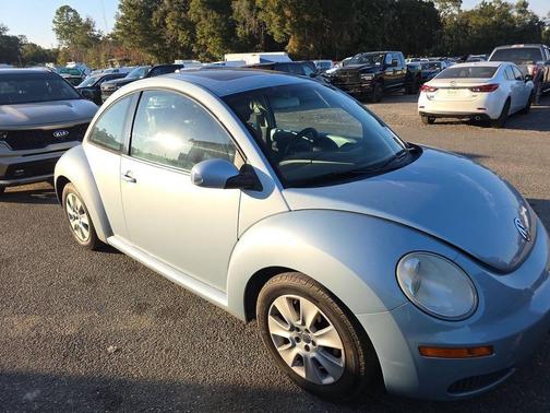 2008 Volkswagen New Beetle S