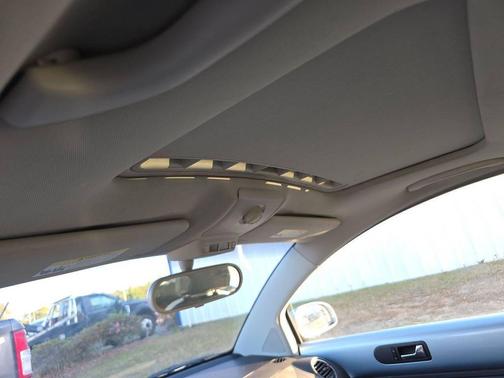 2008 Volkswagen New Beetle S