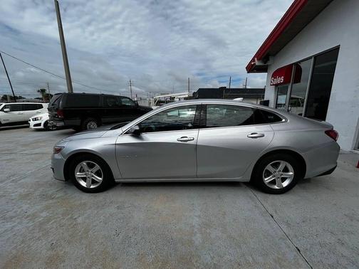 2022 Chevrolet Malibu FWD LT