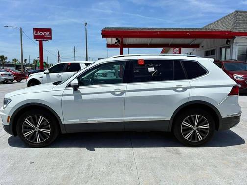 Pure White 2018 Volkswagen Tiguan 2.0T SEL