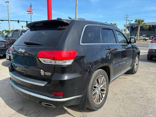 Diamond Black Crystal Pearlcoat 2018 Jeep Grand Cherokee Summit