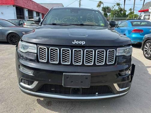 Diamond Black Crystal Pearlcoat 2018 Jeep Grand Cherokee Summit