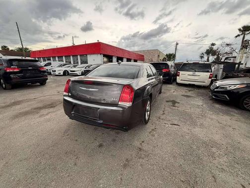 2016 Chrysler 300 Limited