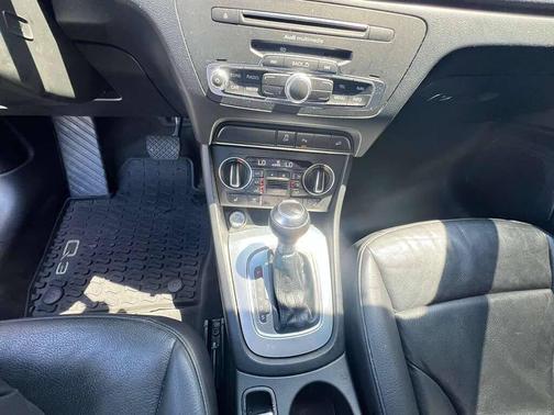 Cortina White 2018 Audi Q3 2.0T Premium