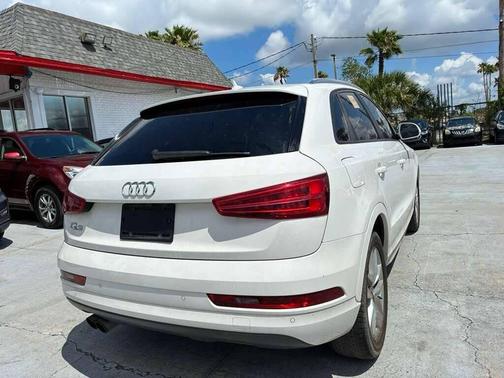 Cortina White 2018 Audi Q3 2.0T Premium