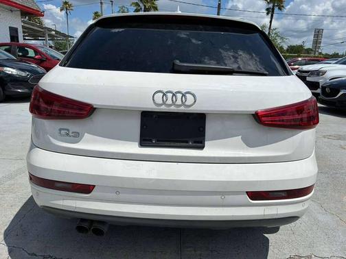 Cortina White 2018 Audi Q3 2.0T Premium