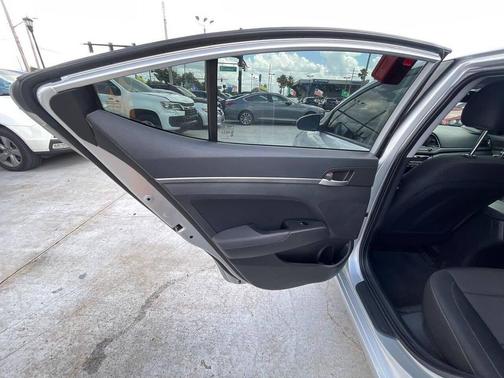 Symphony Silver 2018 Hyundai ELANTRA Limited