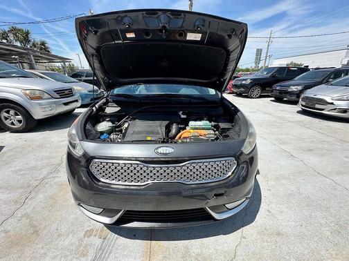 Platinum Graphite 2019 Kia Niro s Touring