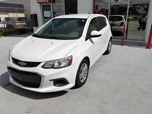 2017 Chevrolet Sonic LT