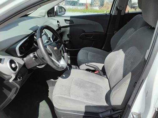 2017 Chevrolet Sonic LT