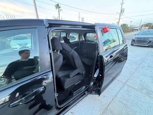 2012 Mazda Mazda5 Sport