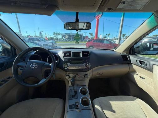 2010 Toyota Highlander SE