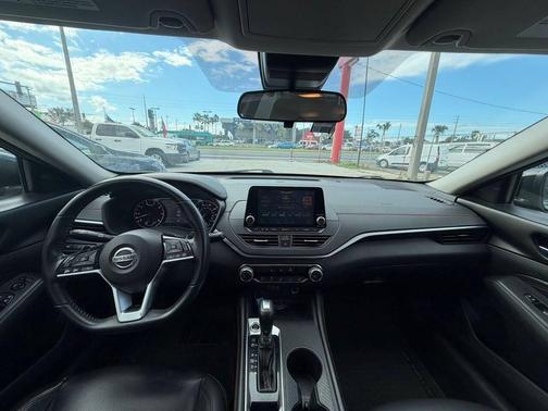 2021 Nissan Altima SR FWD